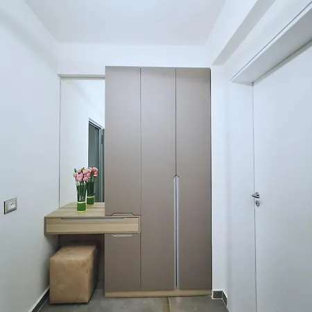 B&i Apartment *